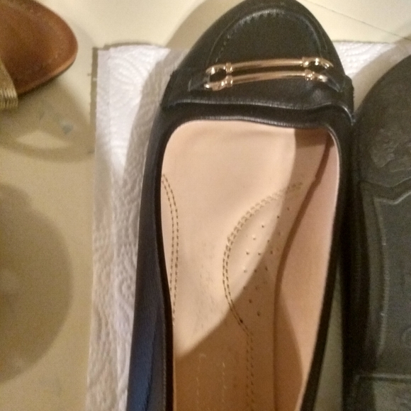 Flats - Picture 2 of 7